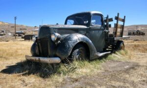Old-Ford-Coe-Transport-Truck