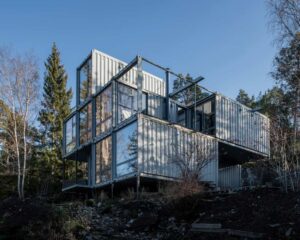 varmdo container house from road