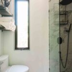 boxhop og bathroom window