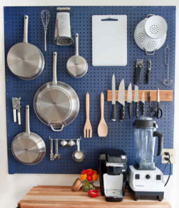 kitchen-pegboard-storage