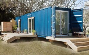 modern-beach-container-cabin